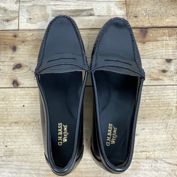 G.H. Bass - Whitney Weejuns Black Leather Penny Loafers - Women's 9 - Picture 11 of 14